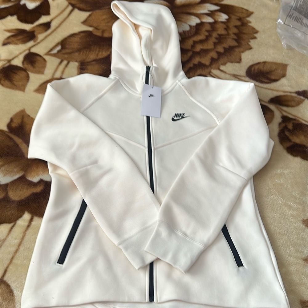 Nike womens tech fleece